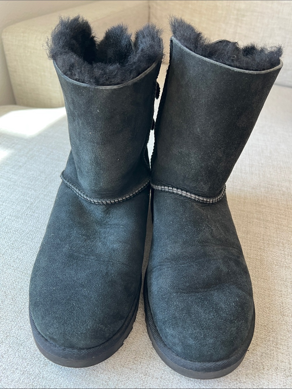 Ugg Bailey Boots in Black - Picture 5 of 6